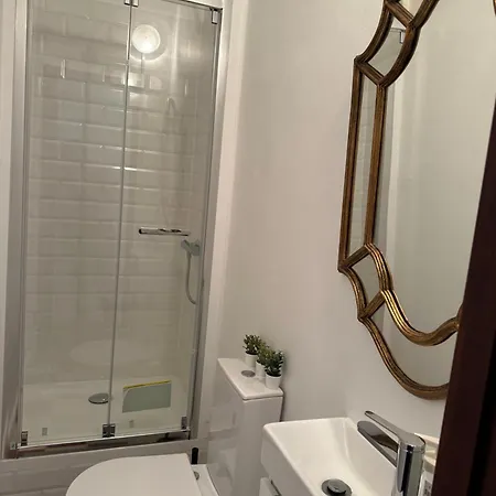 Homestay Principe Real - Casa De Lisbon