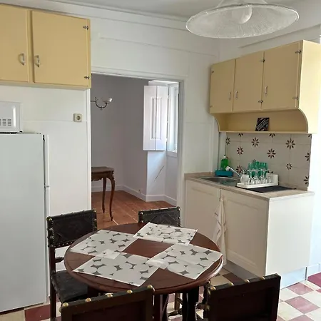 Homestay Principe Real - Casa De Lisbon